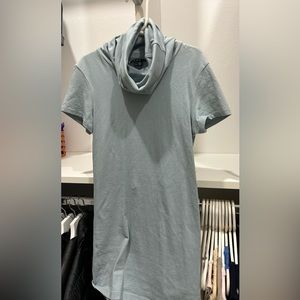 Theory powder blue short sleeve cotton turtle neck/cowl neck top size XS